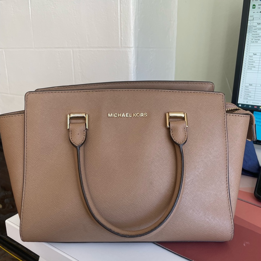 Michael Kors Crossbody Bag